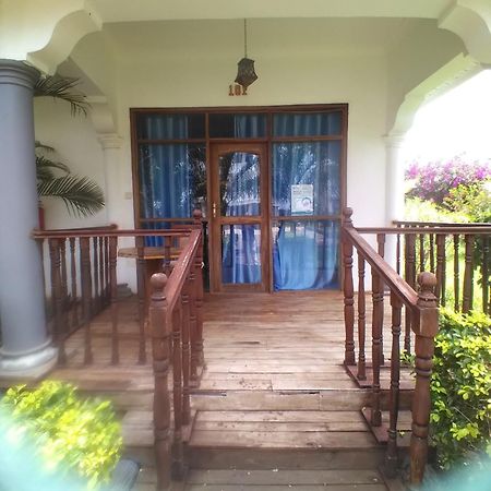 Hotel In Ras Нунгви Экстерьер фото